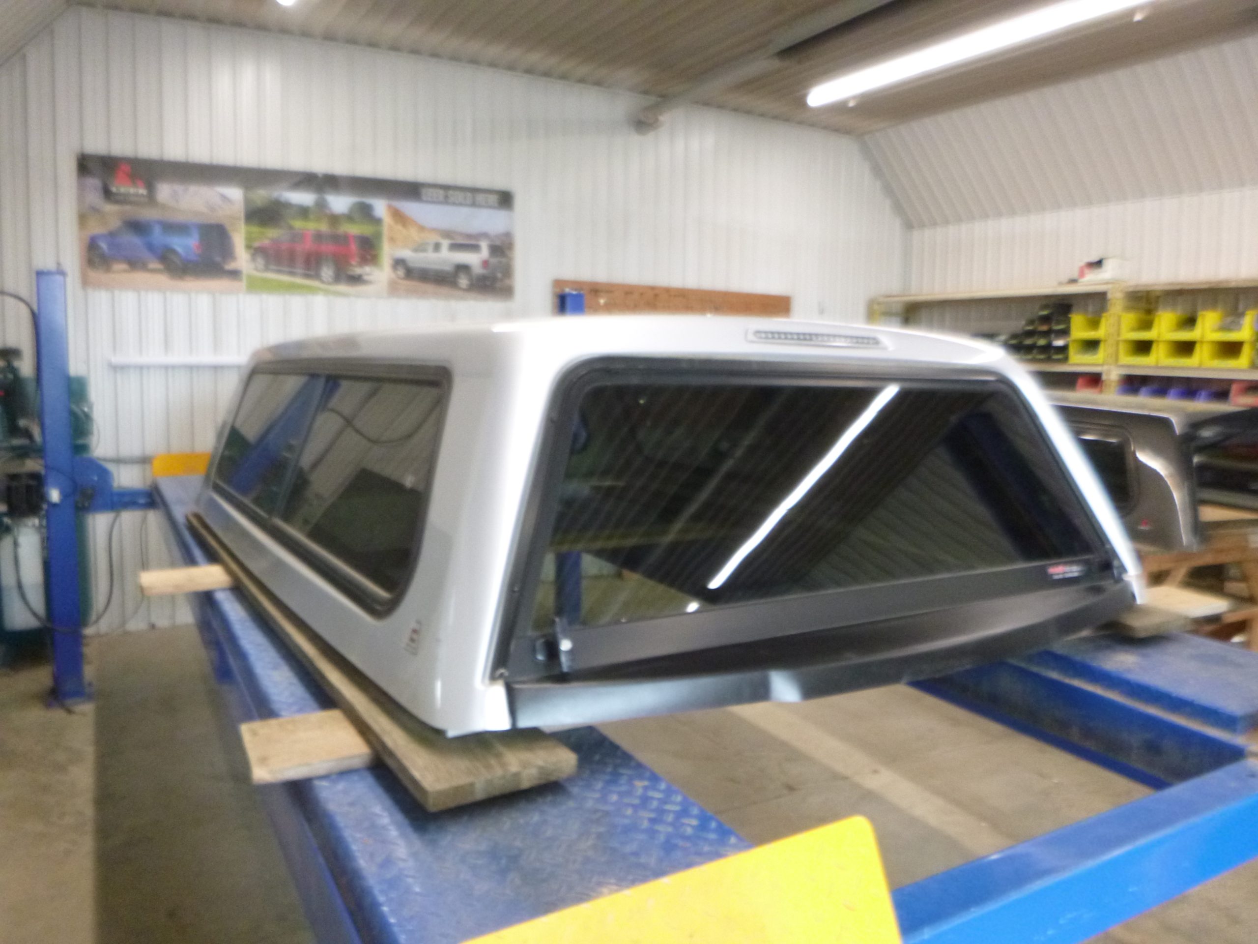 2017 – 2022 Ford Superduty F250/350/450 8′ UX Ignot Silver Century Truck Cap - Image 2