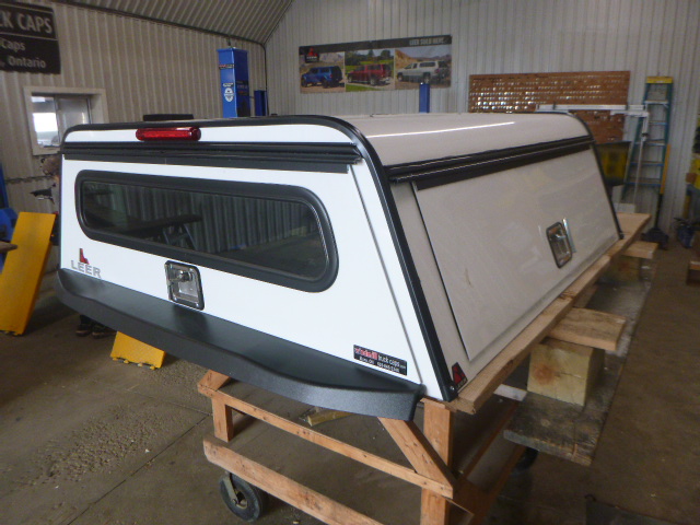 2023 – 2026 GMC Canyon or Chevrolet Colorado 5’2 White Leer Contractor Truck Cap - Image 2