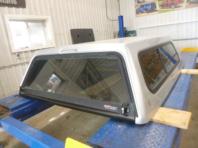 2009 – 2014 Ford F150 6’6 UX Ignot Silver Century Truck Cap