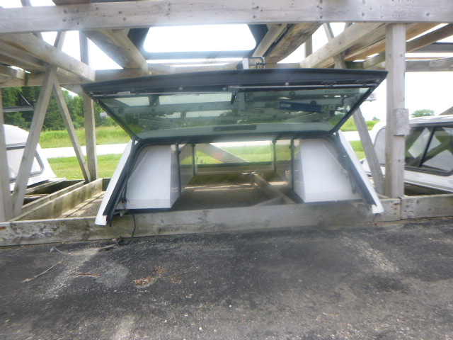 2015 – 2022 GMC Canyon or Chevrolet Colorado 6’2 GAZ/50 Summit White Contour III Truck Cap - Image 3