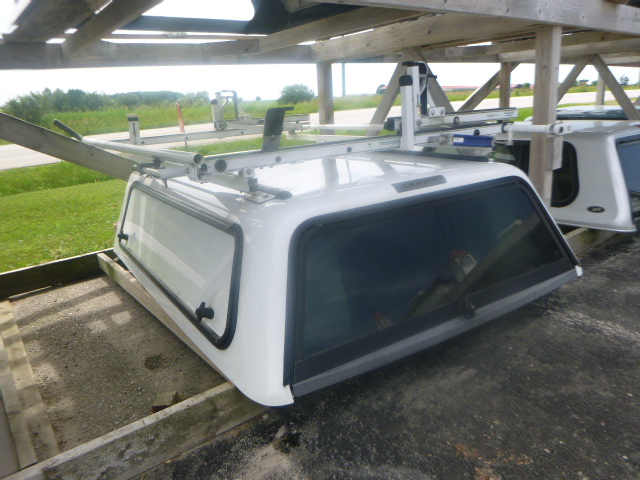 2015 – 2022 GMC Canyon or Chevrolet Colorado 6’2 GAZ/50 Summit White Contour III Truck Cap