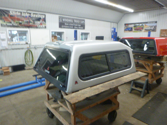 2004 – 2012 GMC Canyon or Chevrolet Colorado 5’2 Fine Silver Birch Leer 180 Truck Cap - Image 2