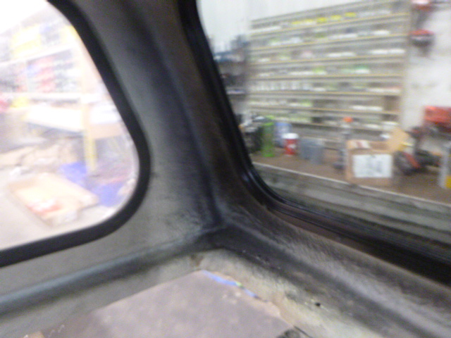 2004 – 2012 GMC Canyon or Chevrolet Colorado 5’2 Fine Silver Birch Leer 180 Truck Cap - Image 4