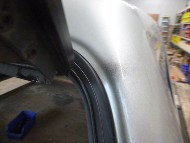 2004 – 2012 GMC Canyon or Chevrolet Colorado 5’2 Fine Silver Birch Leer 180 Truck Cap - Image 5
