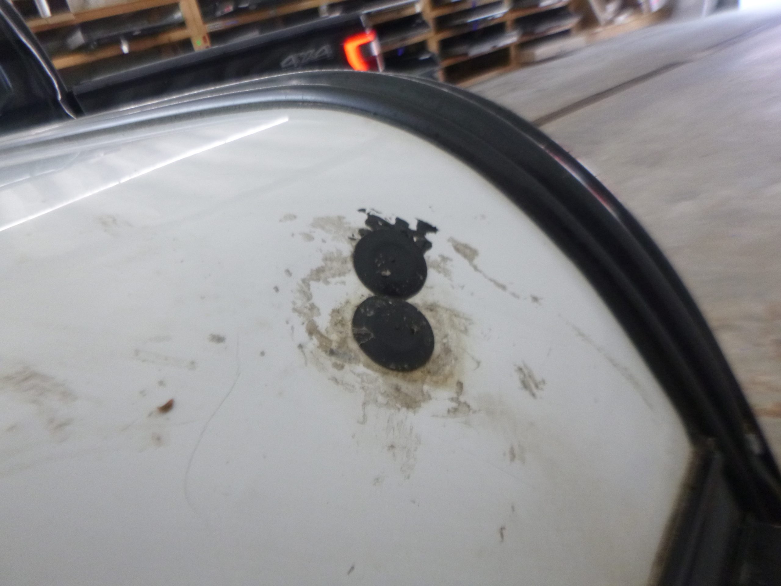 2014 – 2018 GMC Sierra or Chevrolet Silverado 8′ White Leer Contractor Truck Cap - Image 5