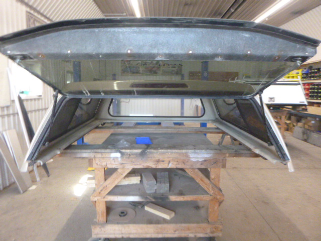 2015 – 2020 Ford F150 6’6 GN White Gold Century Truck Cap - Image 3