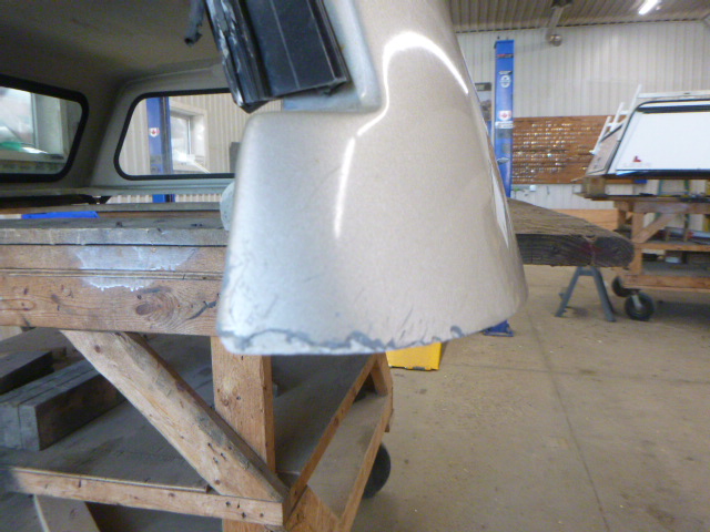 2015 – 2020 Ford F150 6’6 GN White Gold Century Truck Cap - Image 4