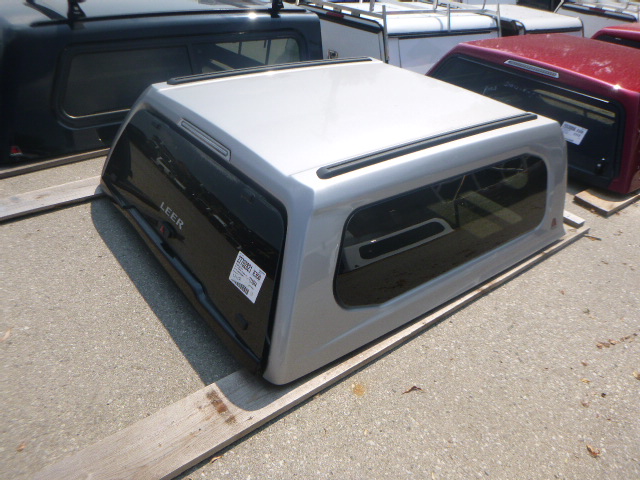 2024 – 2026 Toyota Tacoma 5’2 1J9 Celestial Silver Leer100XQ Truck Cap - Image 2
