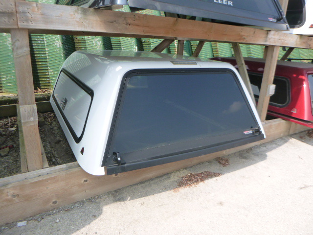 2014 – 2018 Chevrolet Silverado or GMC Sierra 6’6 GAZ White Leer180CC Truck Cap