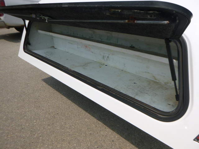 2014 – 2018 Chevrolet Silverado or GMC Sierra 6’6 GAZ White Leer180CC Truck Cap - Image 4