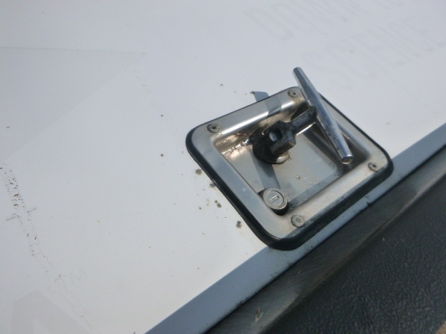 2015 – 2022 Chevrolet Colorado or GMC Canyon 6’2 White Contractor Truck Cap - Image 5