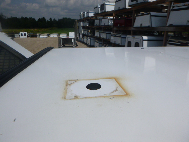 2016 – 2023 Toyota Tacoma 6’2 White ARE Contractor Truck Cap - Image 7