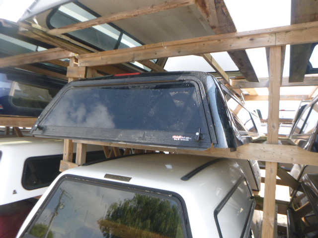 2007 – 2013 GMC Sierra 8′ Black Leer Legend Truck Cap - Image 2