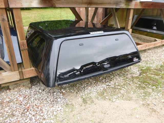 2014 – 2018 GMC Sierra or Chevrolet Silverado 6’6 41 Black Leer100XQ Truck Cap - Image 2