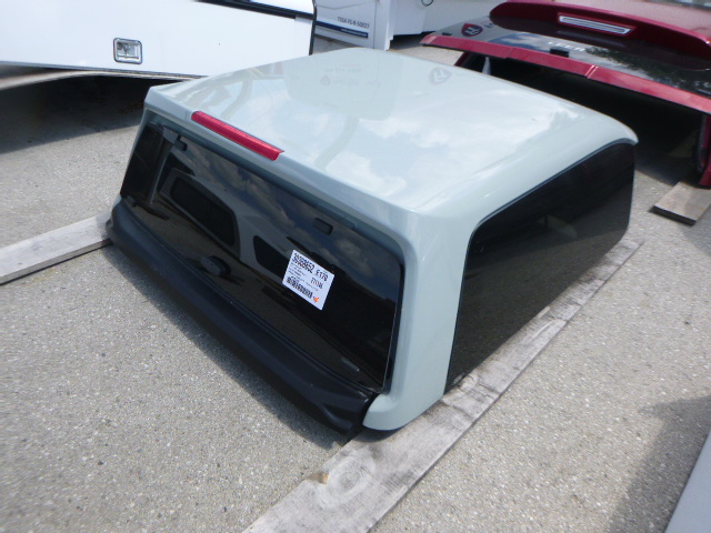 2022 – 2026 Ford Maverick 5′ NE Cactus Grey Leer 180XL Truck Cap - Image 2