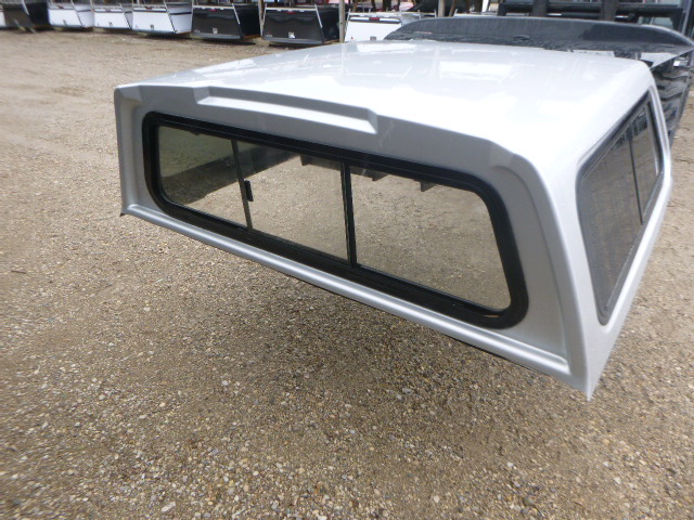 2016 – 2024 Nissan Titan 5’6 K23 Brilliant Silver Metallic Leer100XR Truck Cap - Image 4