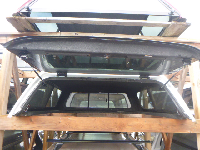 2016 – 2024 Nissan Titan 5’6 K23 Brilliant Silver Metallic Leer100XR Truck Cap - Image 3