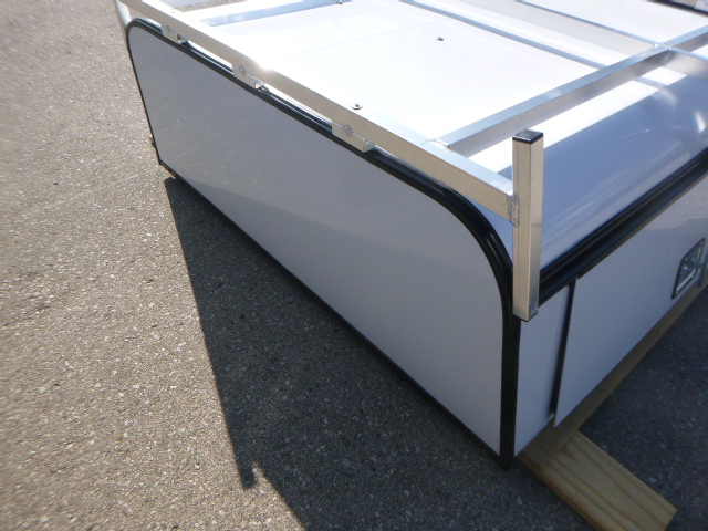 2022 – 2026 Ford Maverick 5′ White ARE Contractor Truck Cap - Image 6