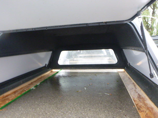 Dodge Ram 6’4 CREW Cab PW7 White Ranch XD Series Truck Cap - Image 3