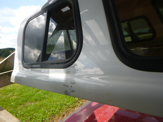 2005 – 2015 Toyota Tacoma 5’2 1E7 Silver High Rise Truck Cap - Image 4