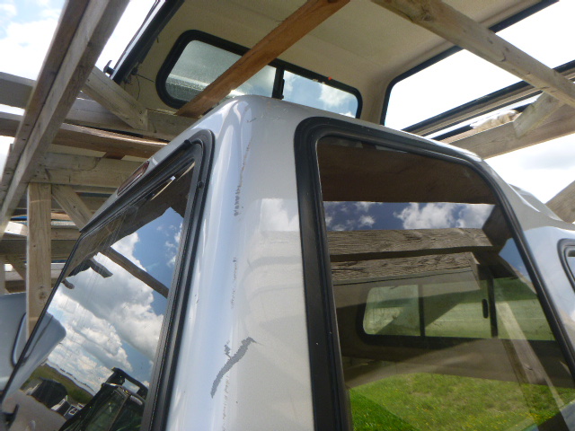 2005 – 2015 Toyota Tacoma 5’2 1E7 Silver High Rise Truck Cap - Image 5