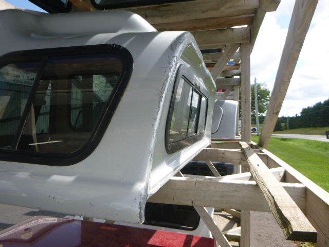 2005 – 2015 Toyota Tacoma 5’2 1E7 Silver High Rise Truck Cap - Image 7