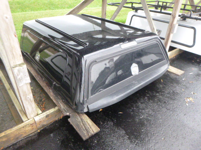 2019 – 2023 Ford Ranger 6′ G1 Shadow Black Snugtop Truck Cap - Image 2