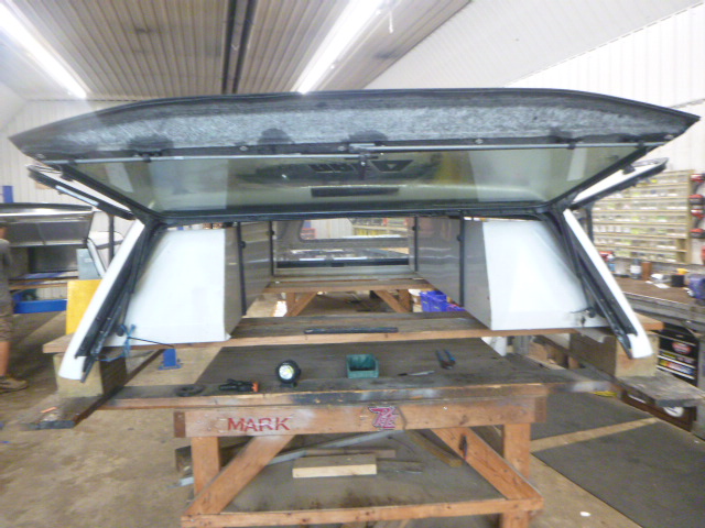 2019 – 2023 Ford Ranger 6′ YZ Oxford White ARE Truck Cap - Image 3