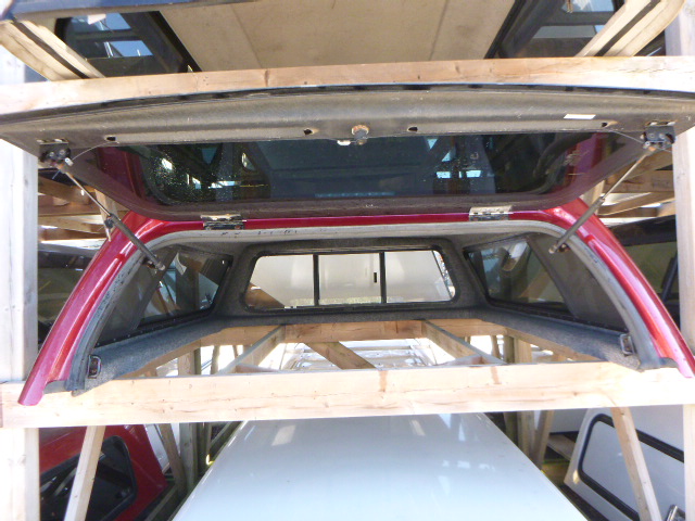 2014 – 2018 GMC Sierra or Chevrolet Silverado 6’6 GPJ Glory Red Pearl Leer100XL Truck Cap - Image 3