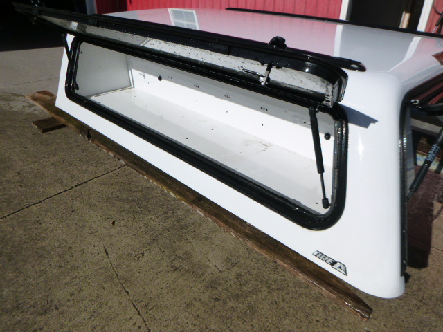 2019 – 2023 Ford Ranger 6′ YZ Oxford White ARE Truck Cap - Image 6