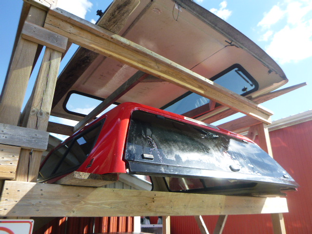 2019 – 2026 Chevrolet Silverado 1500 5’8 G7C Pull Me Over Red Leer100XR Truck Cap