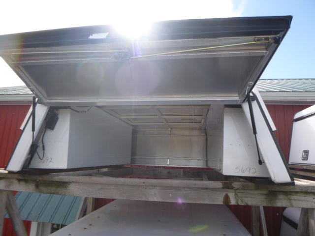 2014 – 2018 GMC Sierra or Chevrolet Silverado 6’6 White Leer Contractor Truck Cap - Image 3
