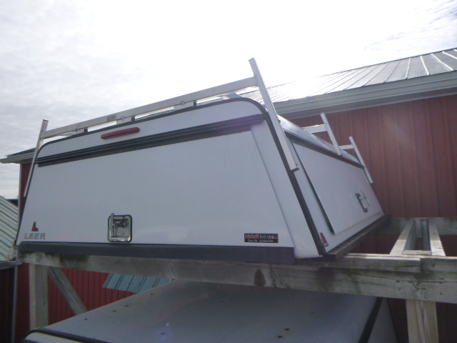 2014 – 2018 GMC Sierra or Chevrolet Silverado 6’6 White Leer Contractor Truck Cap - Image 2