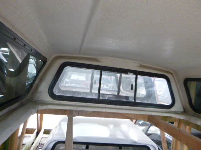 2021 – 2026 Ford F150 6’6 Catalyst Vanishing Red Leer 100XL Truck Cap - Image 4