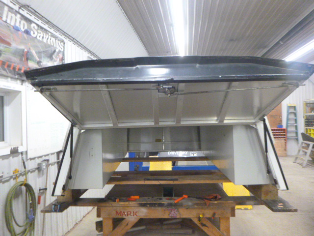 2015 – 2020 Ford F150 6’6 White Swiss HDU Contractor Truck Cap - Image 3