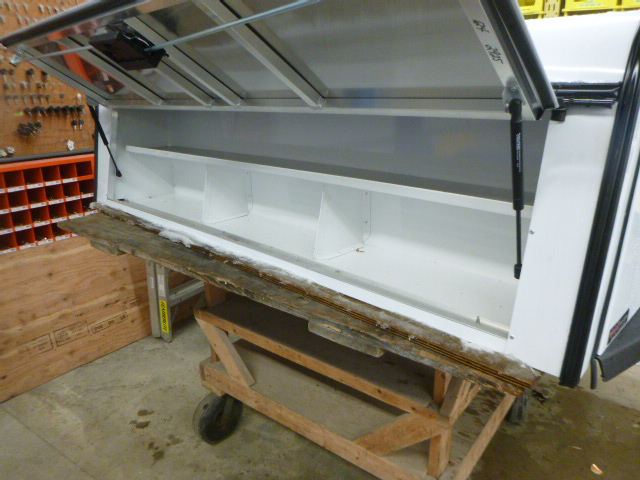 2009 – 2026 Dodge Ram 6’4 White ARE Contractor Truck Cap - Image 4