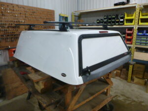 2019 – 2023 Ford Ranger 5′ YZ Oxford White Ranch Echo Series Truck Cap