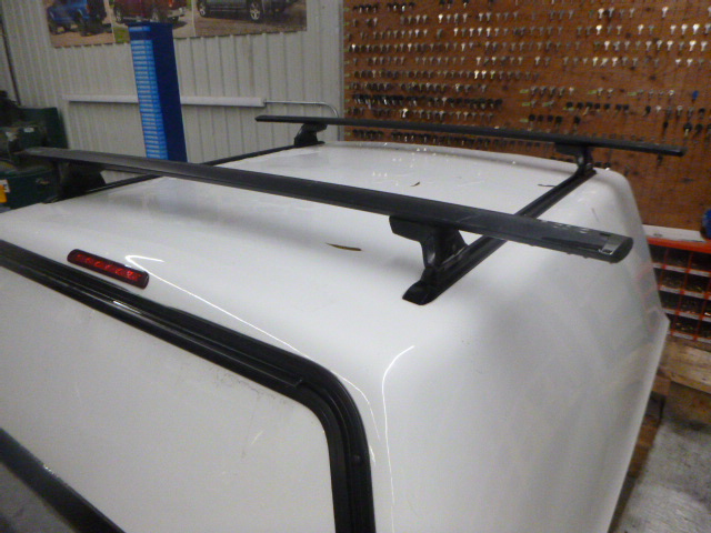 2019 – 2023 Ford Ranger 5′ YZ Oxford White Ranch Echo Series Truck Cap - Image 4