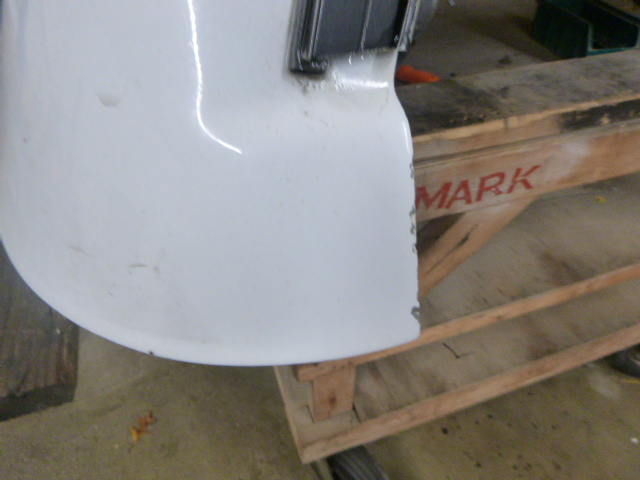 2019 – 2023 Ford Ranger 5′ YZ Oxford White Ranch Echo Series Truck Cap - Image 6
