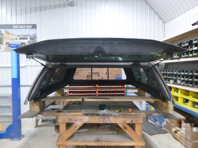 2015 – 2020 Ford F150 6’6 D1 Stone Grey Metallic Raider Truck Cap - Image 3