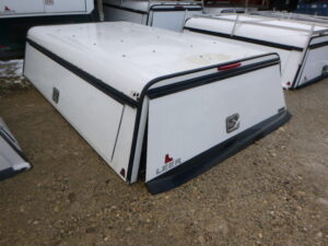 Dodge Ram 8′ White Leer Contractor Truck Cap