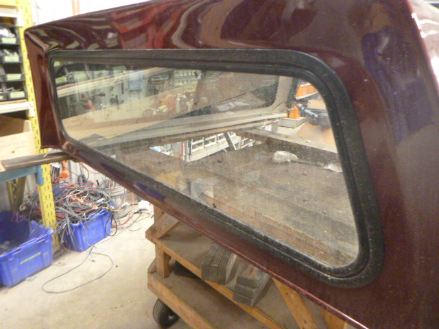 Dodge Ram 6’4 PRV Red Velvet ARE Truck Cap - Image 4