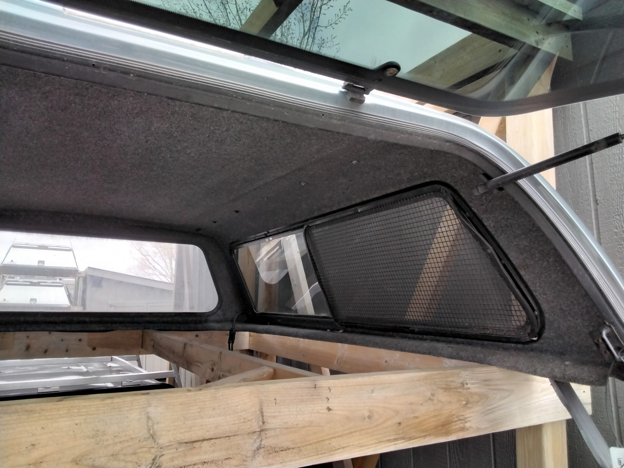 2007 – 2013 Chevrolet Silverado 6’6 Leer100XR Truck Cap - Image 6