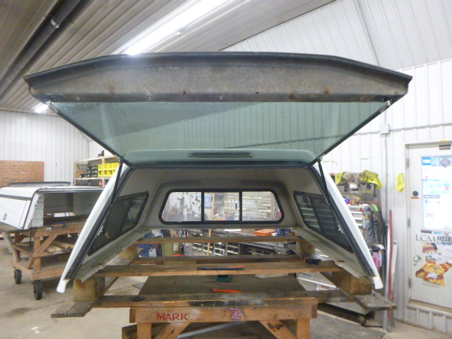 2015 – 2020 Ford F150 6’6 YZ White Leer122 Truck Cap - Image 3