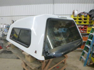 2015 – 2020 Ford F150 6’6 YZ White Leer122 Truck Cap