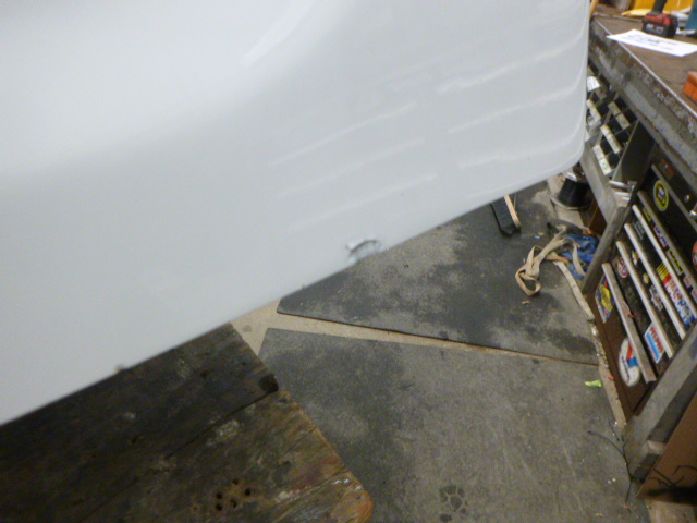2015 – 2020 Ford F150 6’6 YZ White Leer122 Truck Cap - Image 7