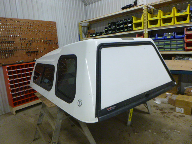 2014 – 2018 GMC Sierra or Chevrolet Silverado 6’6 White Fibrobec Highrise Truck Cap