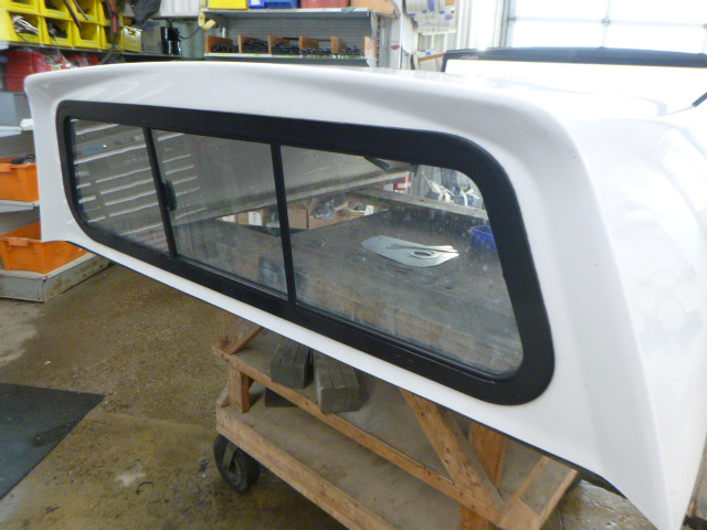 2014 – 2018 GMC Sierra or Chevrolet Silverado 6’6 50 Summit White Contour III Truck Cap - Image 5