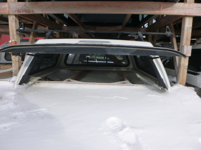 2016 – 2024 Nissan Titan 5’6 QAB White Pearl Leer100XL Truck Cap - Image 3