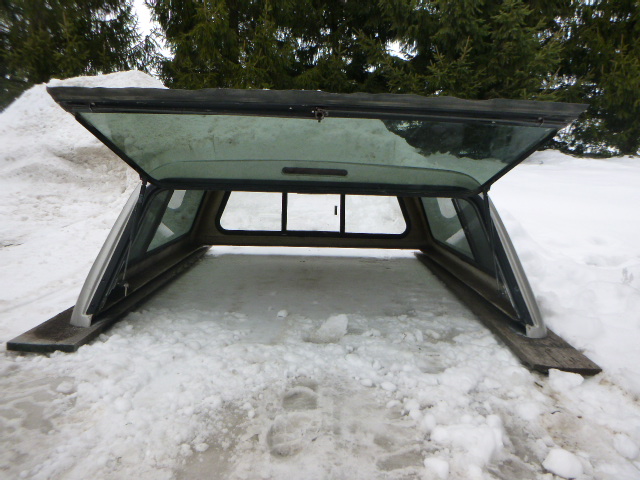 2004 – 2006 GMC Sierra or Chevrolet Silverado 5’8 Silver Truck Cap - Image 3